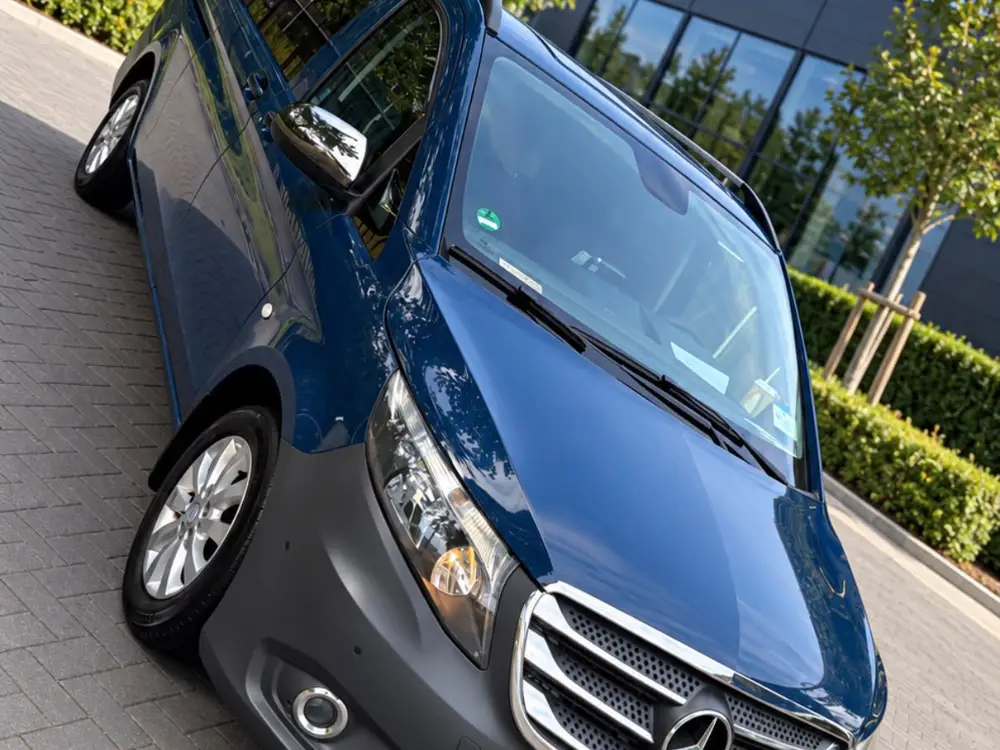 Mercedes Vito taxibus van Taxi Centrale Hilvarenbeek